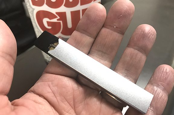 A Juul vaping pen that can be purchased at any 7-Eleven. Post photo.