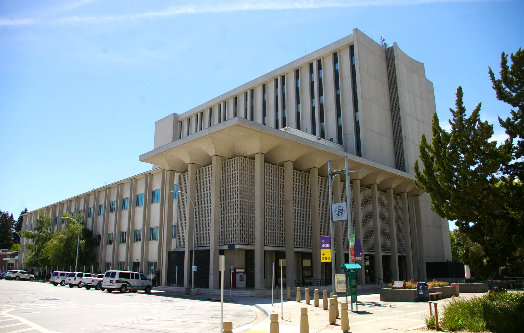 San Mateo County Government Center 400 Broadway at Hamilton Street