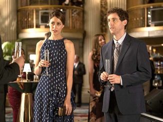 Richard (Thomas Middleditch) and Monica (Amanda Crew) go to a charity gala to try hunt VC money. HBO photo.