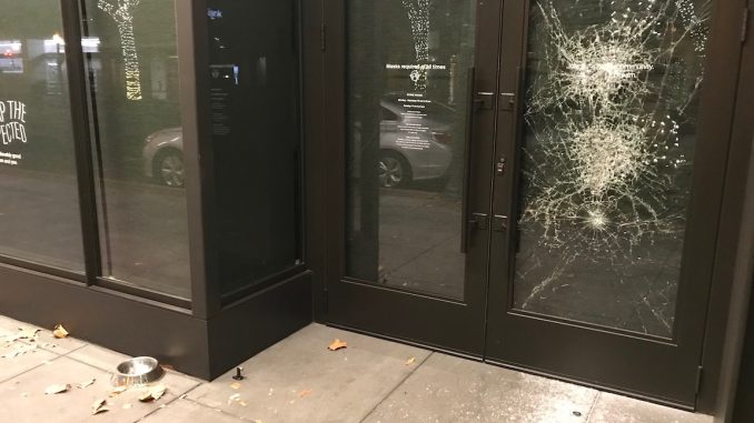 30 to 40 people try to break into downtown Palo Alto store; 2 arrests made  – Palo Alto Daily Post